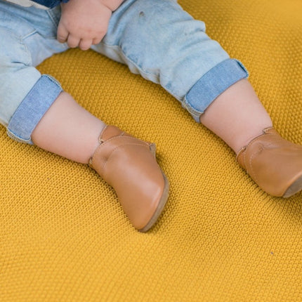 Baby Dutch Baby Schoentjes Effen Cognac koop je bij Babywinkel