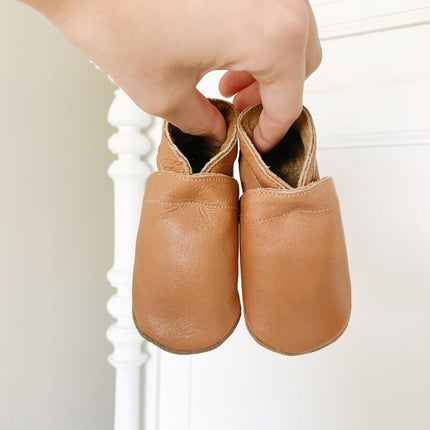 Baby Dutch Baby Schoentjes Effen Cognac koop je bij Babywinkel