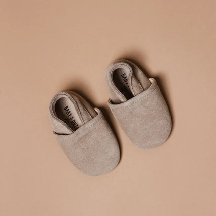 Baby Dutch Baby Schoentjes Lio Sand Suede koop je bij Babywinkel