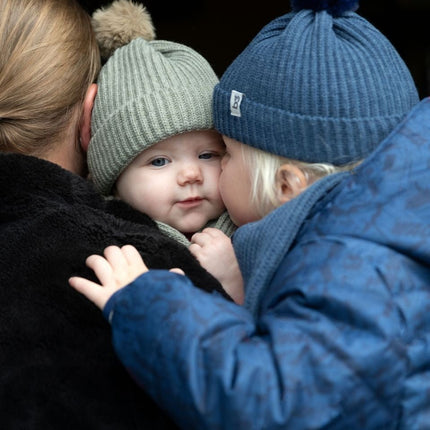 Baby's Only Babymutsje met Pompon Cool Urban Green 3 - 36Mnd koop je bij Babywinkel