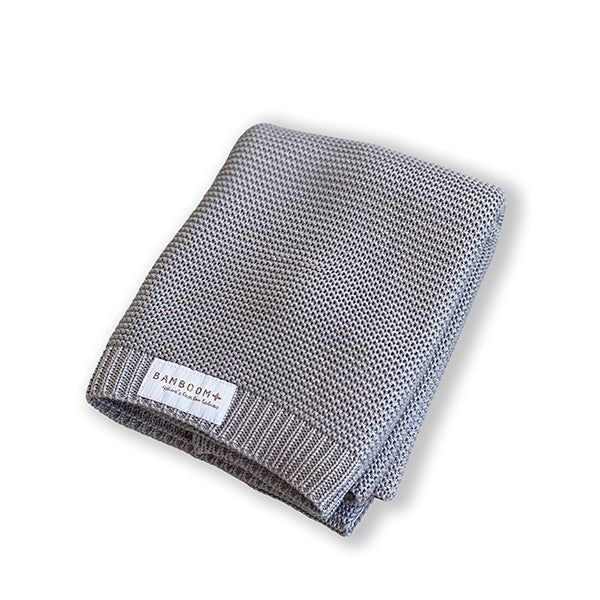 Bamboom Wiegdeken Gebreid Knitted Warm Grijs 75x100cm koop je bij Babywinkel