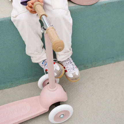 Banwood Eco Kinderstep Faded Pink koop je bij Babywinkel