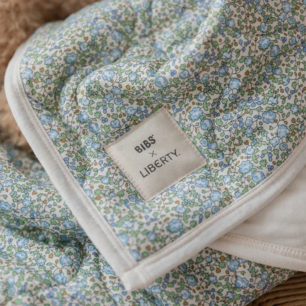 BIBS Babydeken Liberty Chamomile Lawn Baby Blue koop je bij Babywinkel