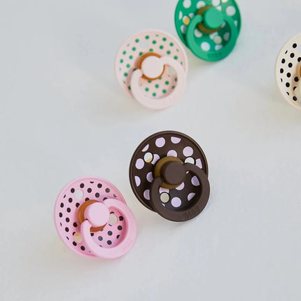 BIBS Spenen Maat 1 Studio Colour Polka Latex Baby Pink/Mocha 2st koop je bij Babywinkel