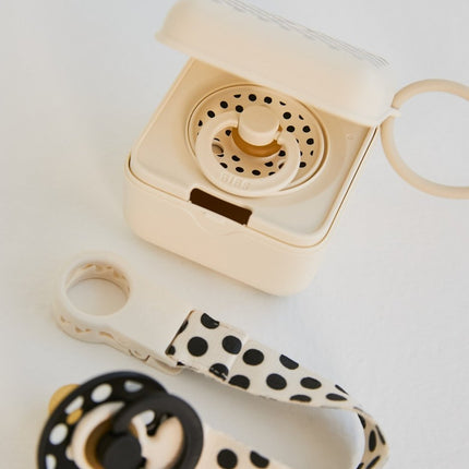 BIBS Spenen Maat 2 Studio Colour Polka Latex Ivory/Black 2st koop je bij Babywinkel