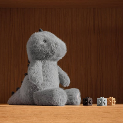 Liewood Knuffel Binnie Stego Dino Teddy Blue Fog koop je bij Babywinkel