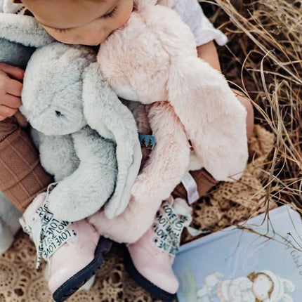 Bunnies By The Bay Knuffel Konijn Medium Roze 30cm koop je bij Babywinkel