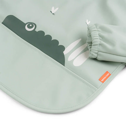 Done by Deer Slabbetje Met Mouwen Croco Green koop je bij Babywinkel