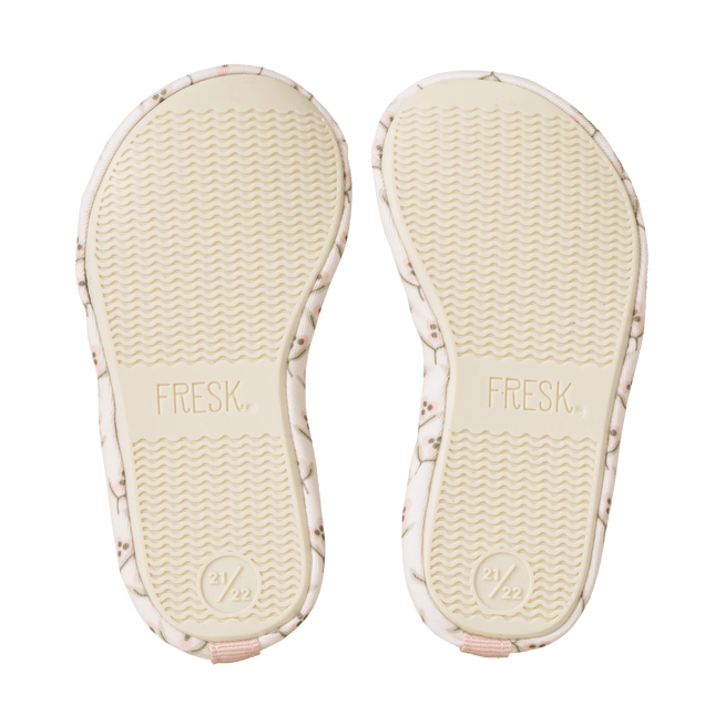 Fresk Waterschoentjes Olives koop je bij Babywinkel