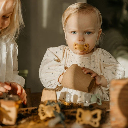 Frigg Speen Maat 1 Lucky Honey Gold/Cream Silicone 2 - Pack koop je bij Babywinkel