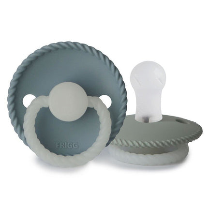 Frigg Speen Maat 1 Rope Night Stone Blue/Sage Silicone 2 - Pack koop je bij Babywinkel