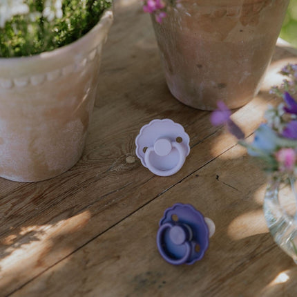 Frigg Speen Maat 2 Daisy Violet Dream Silicone koop je bij Babywinkel
