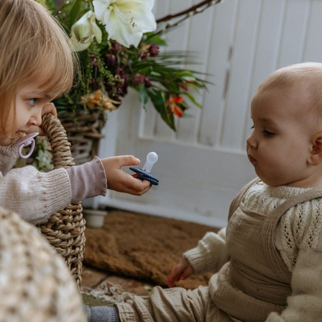 Frigg Speen Maat 2 Rope Dark Navy Silicone koop je bij Babywinkel
