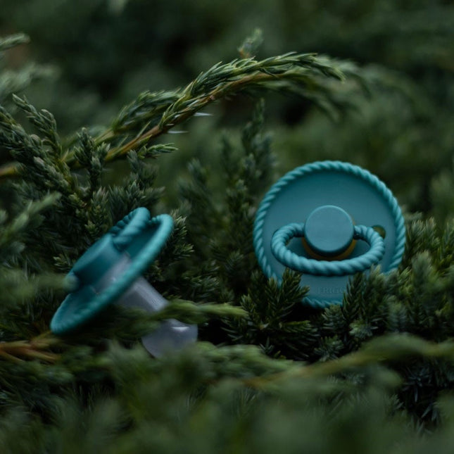 Frigg Speen Maat 2 Rope Sage/Vintage Green Silicone 2 - Pack koop je bij Babywinkel