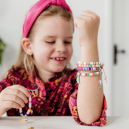Gekleurde Knutselset Geluksarmbanden Maken koop je bij Babywinkel