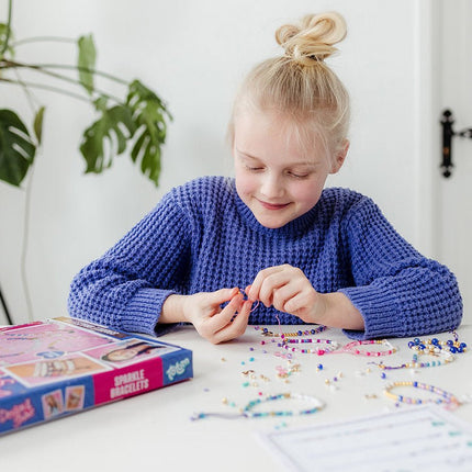 Gekleurde Knutselset Kralen Armbanden Maken koop je bij Babywinkel