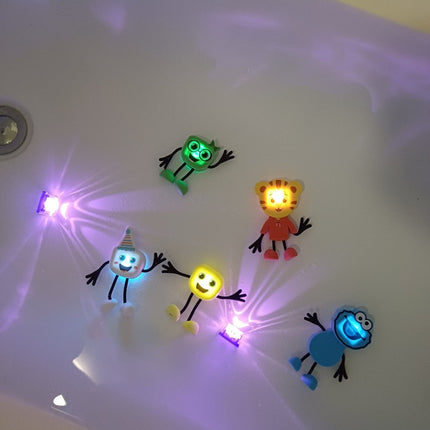 Glopals Badspeelgoed Sensorisch Light - Up Poppetje en Cubes Daniel Tiger koop je bij Babywinkel
