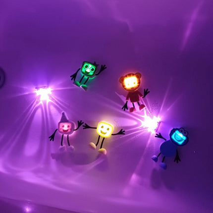 Glopals Badspeelgoed Sensorisch Light - Up Poppetje en Cubes Daniel Tiger koop je bij Babywinkel
