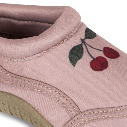 Konges Slojd Waterschoentjes Cherry koop je bij Babywinkel