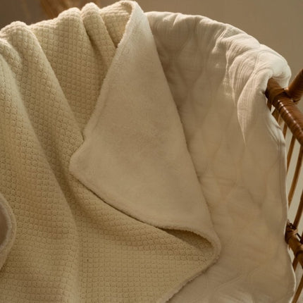 Little Dutch Ledikantdeken Pure Soft White Gebreid koop je bij Babywinkel