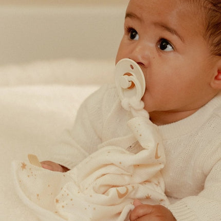Little Dutch Baby Vestje Overslag Off White koop je bij Babywinkel