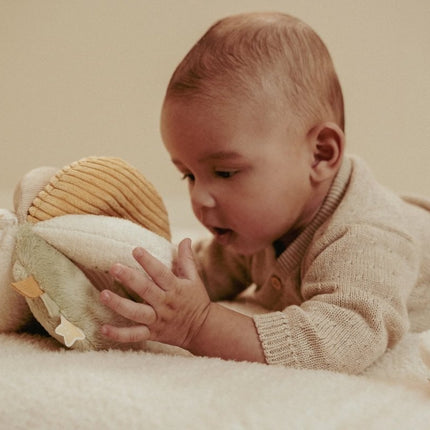 Little Dutch Baby Vestje Overslag Soft Beige Melee koop je bij Babywinkel