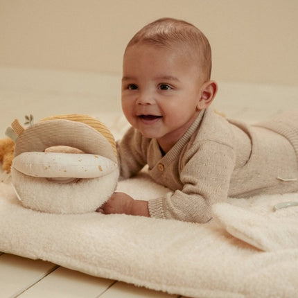 Little Dutch Baby Vestje Overslag Soft Beige Melee koop je bij Babywinkel