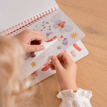 Little Dutch Stickerboek Aankleedboek Rosa En Friends koop je bij Babywinkel