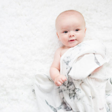 Lulujo Hydrofiele Doek Marble 120x120cm koop je bij Babywinkel