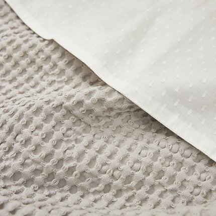 Meyco Baby Waffle Cotton Ledikant Deken Greige 100x150cm koop je bij Babywinkel