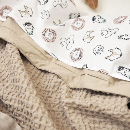 Meyco Baby Waffle Cotton Ledikant Deken Sand 100x150cm koop je bij Babywinkel