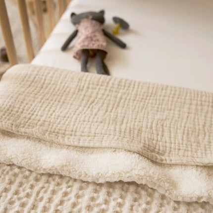 Meyco Ledikantdeken Wafel Teddy Nature 100X150cm koop je bij Babywinkel