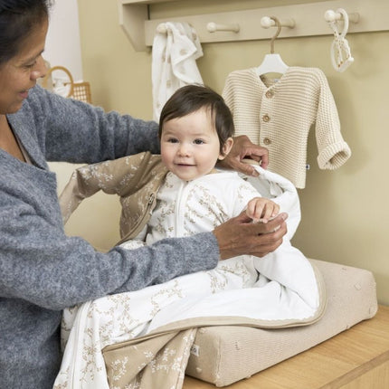 Meyco Slaapzak Baby Branches 4 Seizoenen Sand koop je bij Babywinkel
