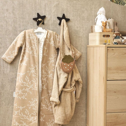 Meyco Slaapzak Baby Branches 4 Seizoenen Sand koop je bij Babywinkel