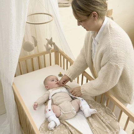 Meyco Slaapzak Baby Branches Heupdysplasie Sand koop je bij Babywinkel