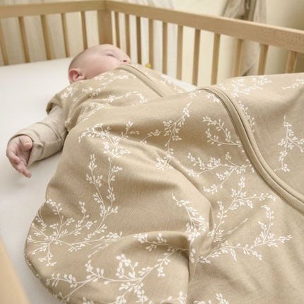 Meyco Slaapzak Baby Branches Heupdysplasie Sand koop je bij Babywinkel