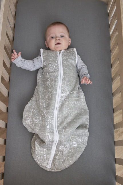 Meyco Slaapzak Baby Zomer Rond Fine Lines Grijs koop je bij Babywinkel
