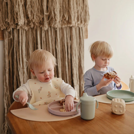 Mushie Babybord Soft Lilac koop je bij Babywinkel