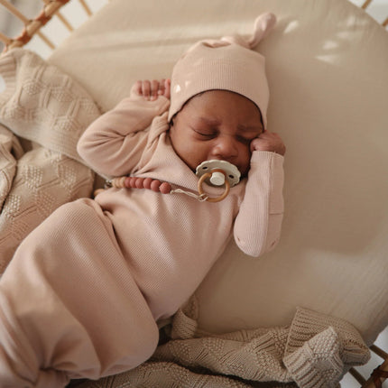 Mushie Babymutsje Blush koop je bij Babywinkel