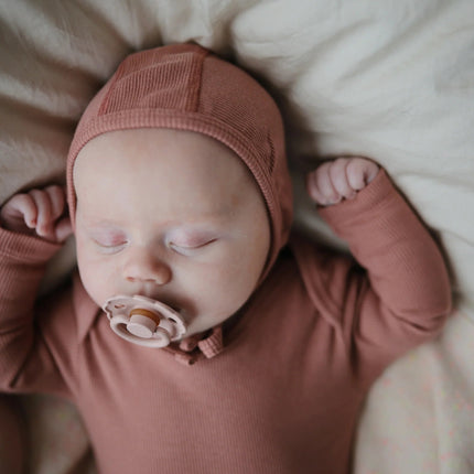 Mushie Babymutsje Bonnet Cedar koop je bij Babywinkel