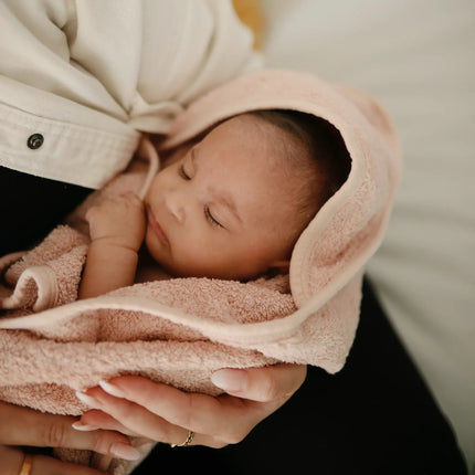 Mushie Badcape Baby Blush koop je bij Babywinkel