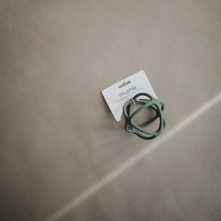 Mushie Bijtring Bal Dried Thyme koop je bij Babywinkel