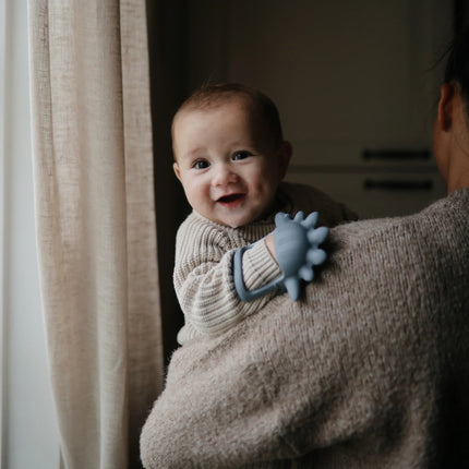 Mushie Bijtring Dino/Tradewinds koop je bij Babywinkel