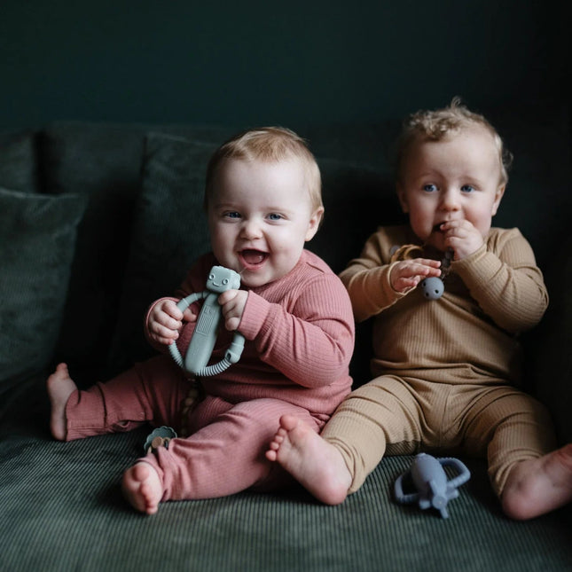 Mushie Bijtring Rammelaar Robot koop je bij Babywinkel