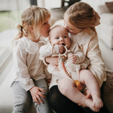 Mushie Bijtring Sensory/Shifting Sand koop je bij Babywinkel