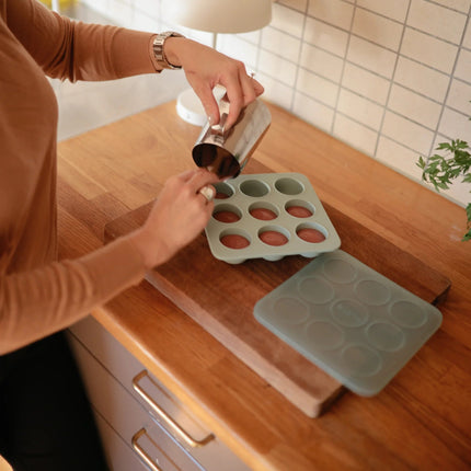 Mushie Diepvries Bakje Cambridge Blue koop je bij Babywinkel