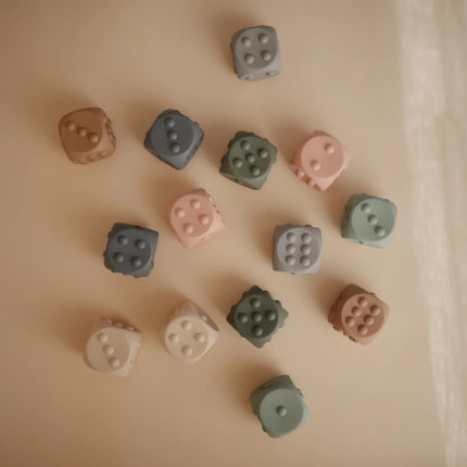 Mushie Educatief Speelgoed Dobbelstenen Cambridge Blue/ Shitting Sands 2st koop je bij Babywinkel