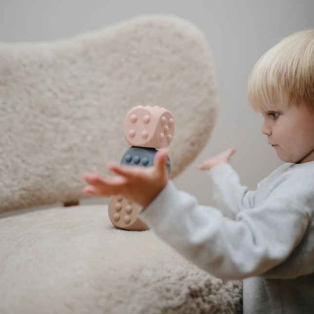 Mushie Educatief Speelgoed Dobbelstenen Cambridge Blue/ Shitting Sands 2st koop je bij Babywinkel
