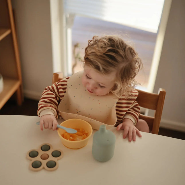 Mushie Educatief Speelgoed Druk Bloem Dried Thyme/Natural/Shifting Sand koop je bij Babywinkel