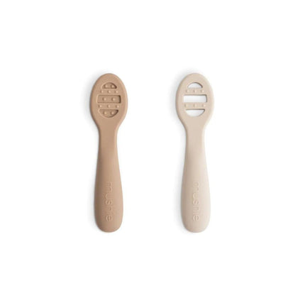 Mushie Oefenlepel Natural/Shifting Sand koop je bij Babywinkel